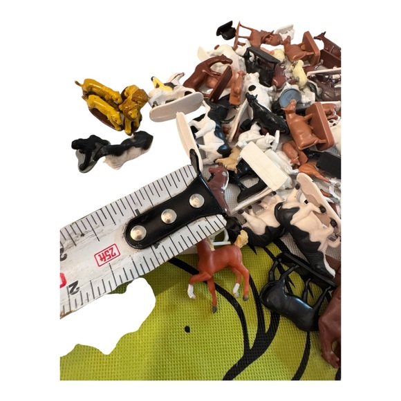 Vintage HO Scale Cows And Horses Figures Lot Micro Miniature Large Set - Picture 8 of 11